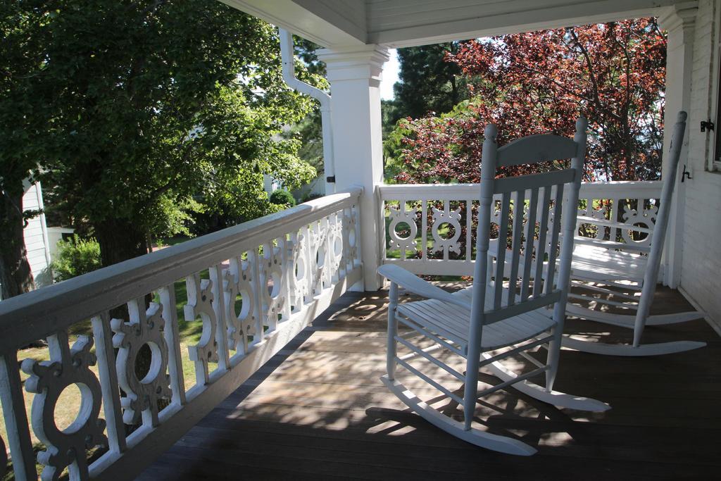 Wades Point Inn On The Bay McDaniel Экстерьер фото