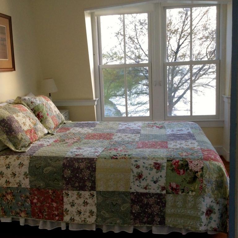 Wades Point Inn On The Bay McDaniel Экстерьер фото