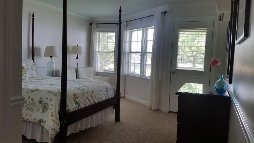Wades Point Inn On The Bay McDaniel Экстерьер фото