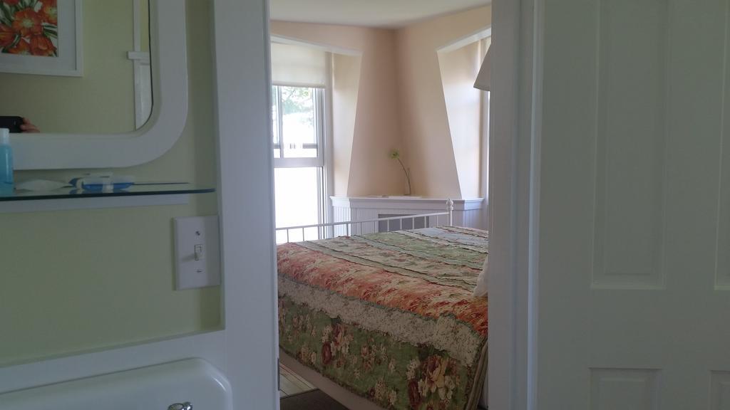 Wades Point Inn On The Bay McDaniel Экстерьер фото